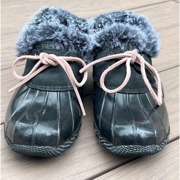 Sperry Saltwater 1-eye black with pink ties faux fur trim duck boots size 7 - Picture 3 of 12